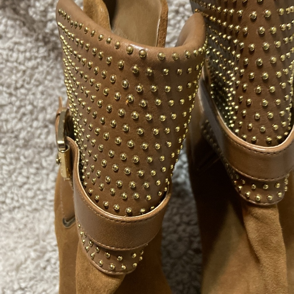 Michael Kors Ankle Boots Suede Tan/Brown w/ankle wrap straps & Gold Metal Studs - Picture 13 of 14